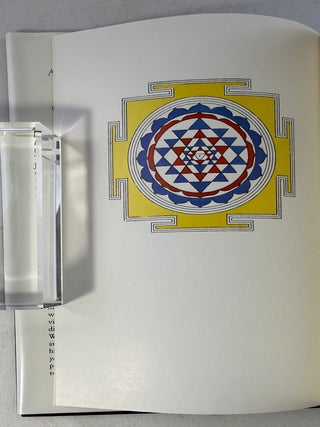 Artistic form and yoga in the sacred images of India